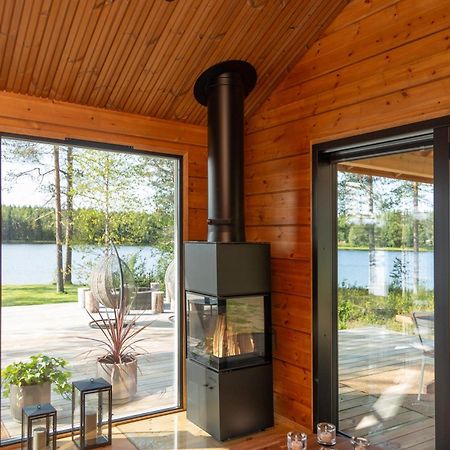 Lakeside Holiday Home ロヴァニエミ エクステリア 写真