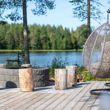 Lakeside Holiday Home ロヴァニエミ エクステリア 写真