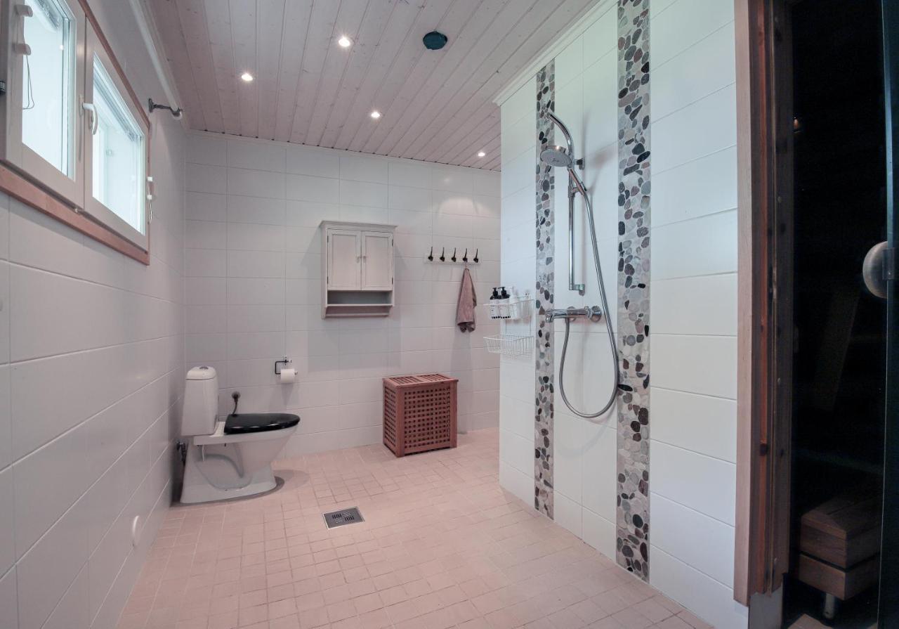 Lakeside Holiday Home ロヴァニエミ エクステリア 写真