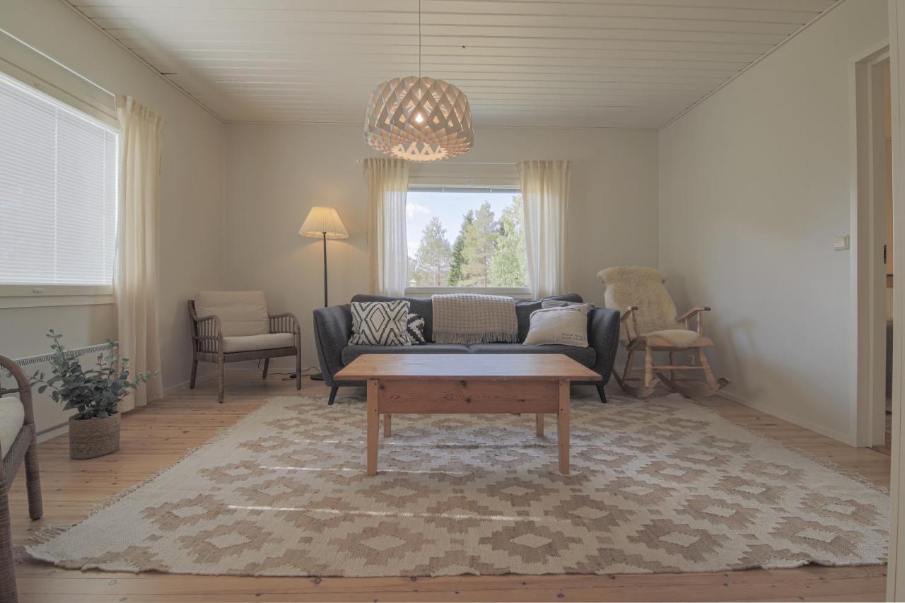 Lakeside Holiday Home ロヴァニエミ エクステリア 写真