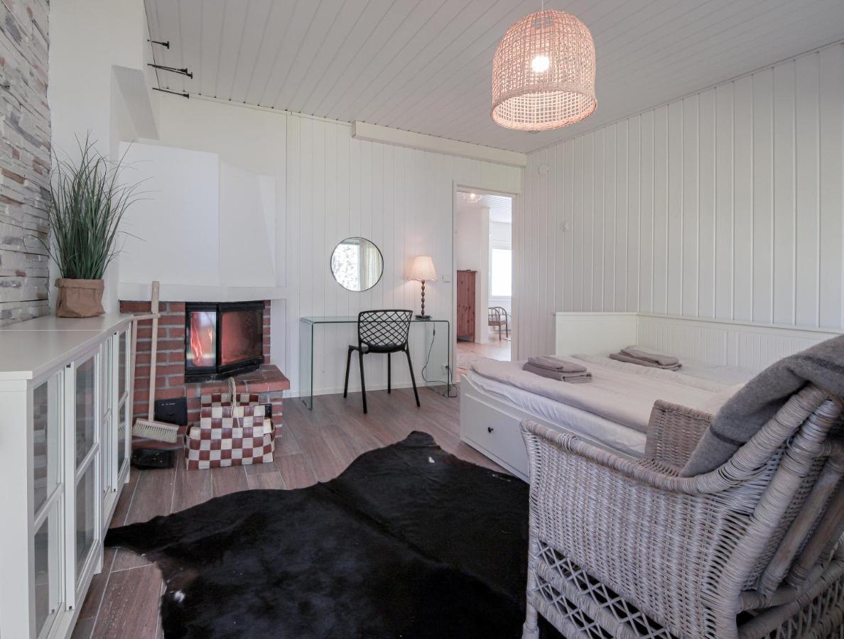 Lakeside Holiday Home ロヴァニエミ エクステリア 写真