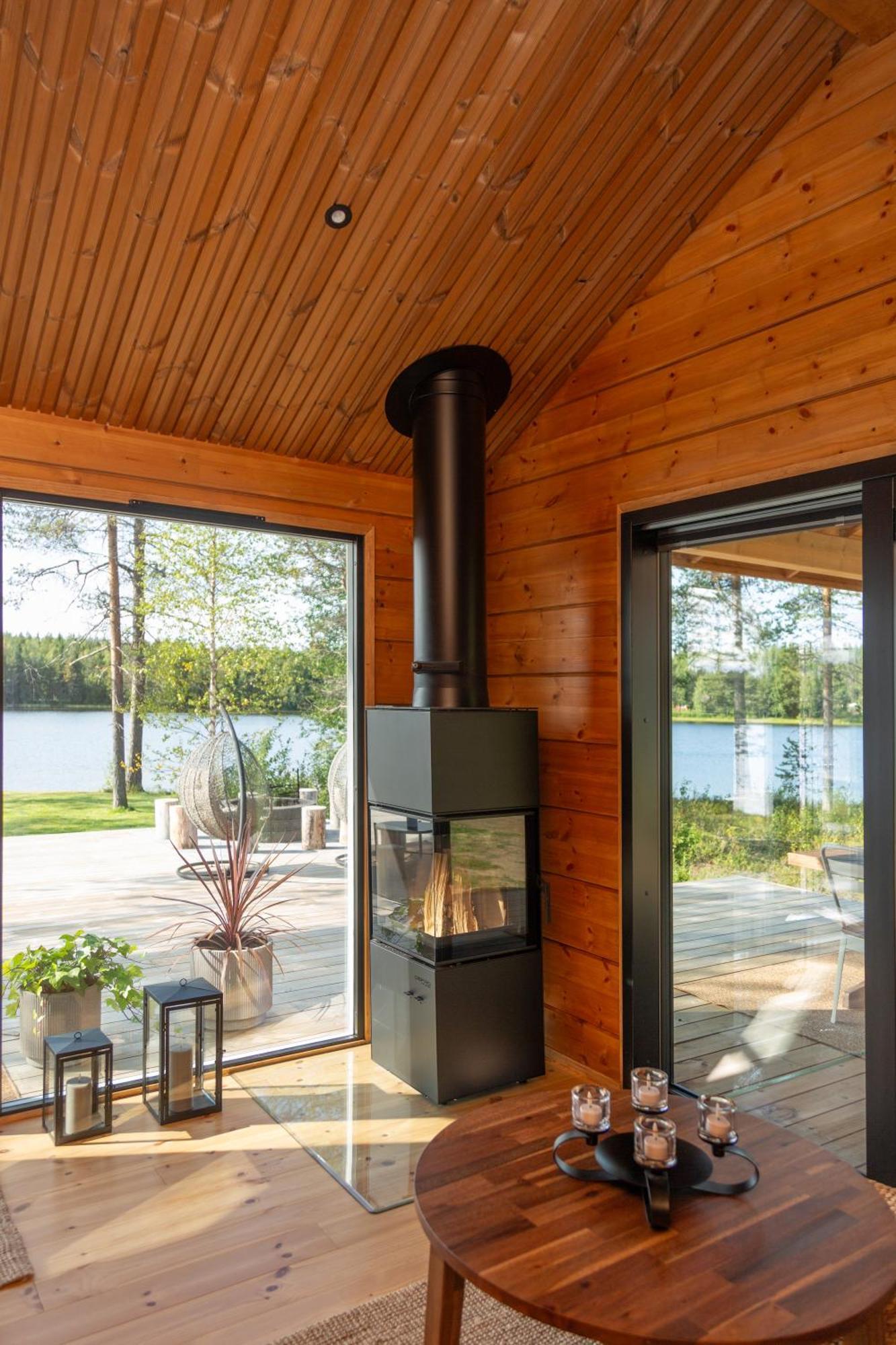 Lakeside Holiday Home ロヴァニエミ エクステリア 写真