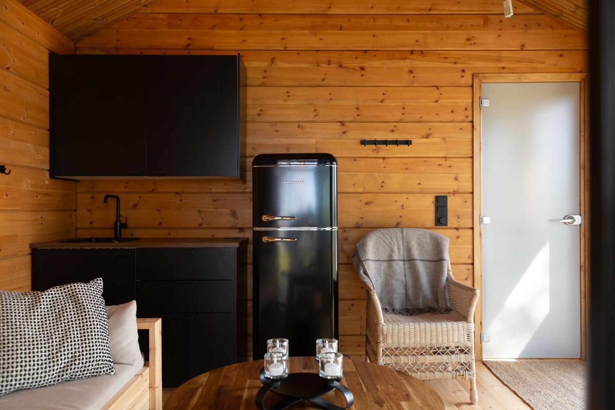 Lakeside Holiday Home ロヴァニエミ エクステリア 写真